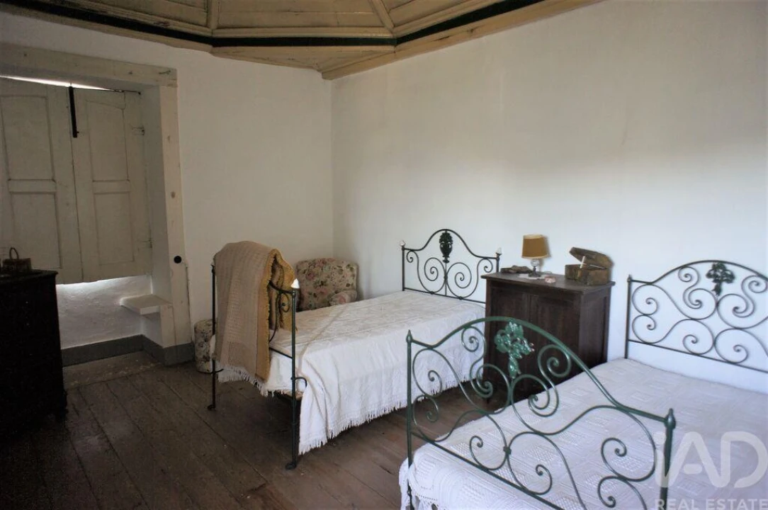 Moradia T7 para Venda em Vilarinho dos Freires Foto 22