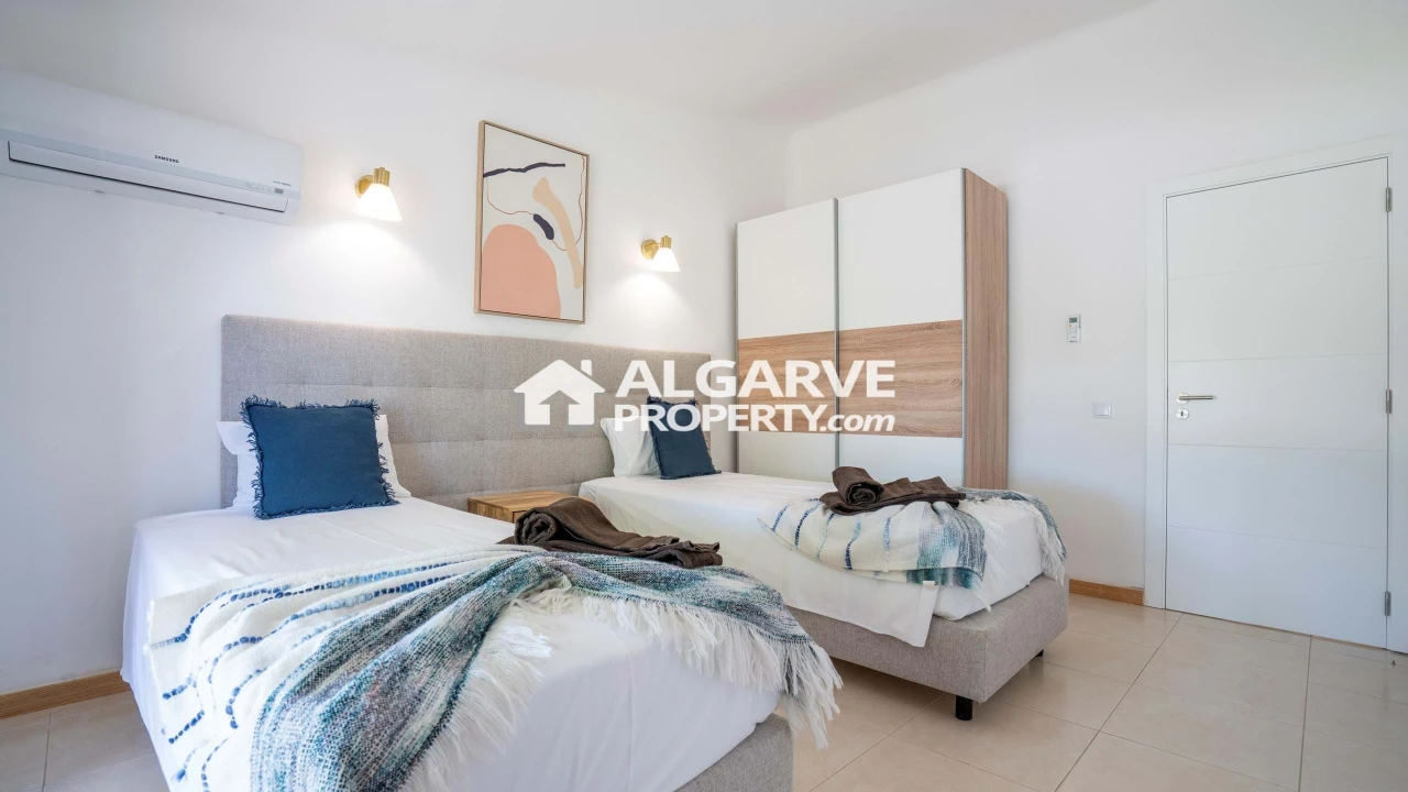 Moradia T4 para Venda em Albufeira e Olhos de Água Foto 20