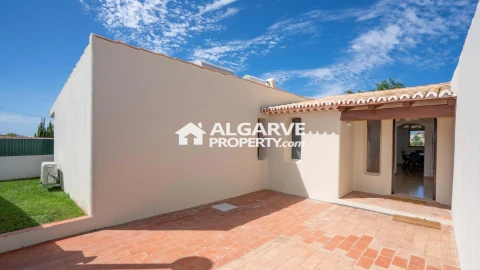Moradia T4 para Venda em Albufeira e Olhos de Água