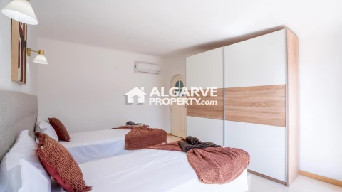 Moradia T4 para Venda em Albufeira e Olhos de Água