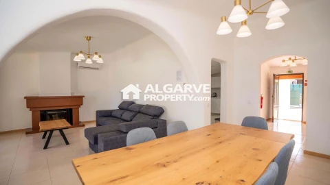 Moradia T4 para Venda em Albufeira e Olhos de Água