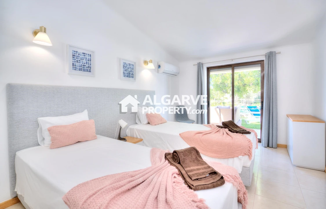 Moradia T4 para Venda em Albufeira e Olhos de Água Foto 23