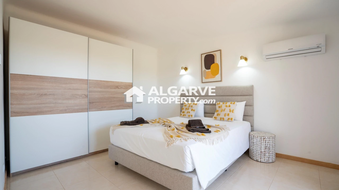 Moradia T4 para Venda em Albufeira e Olhos de Água Foto 17