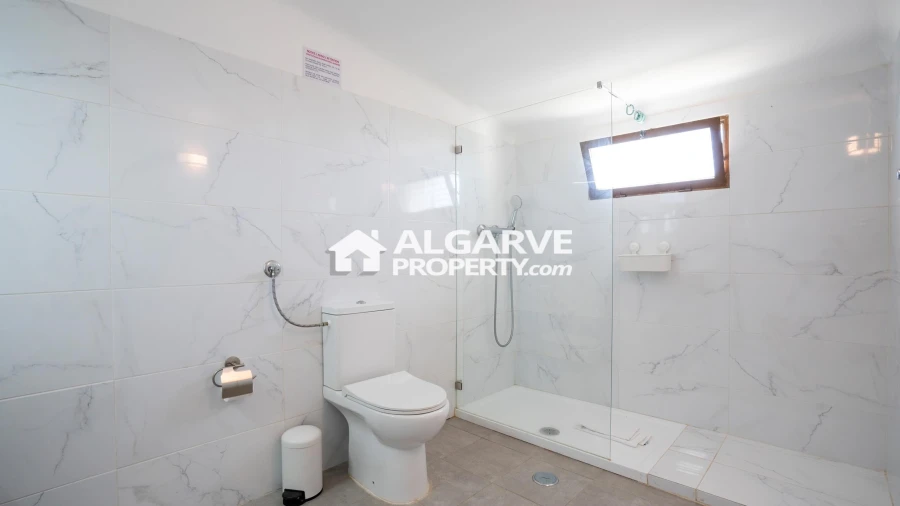 Moradia T4 para Venda em Albufeira e Olhos de Água Foto 28