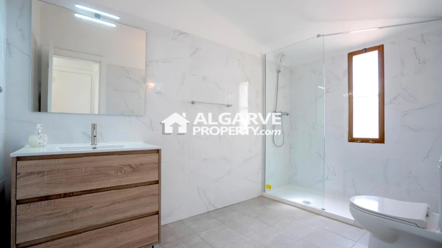 Moradia T4 para Venda em Albufeira e Olhos de Água Foto 26