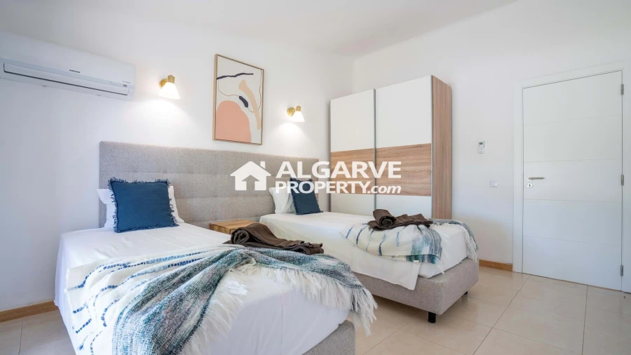 Moradia T4 para Venda em Albufeira e Olhos de Água Foto 20
