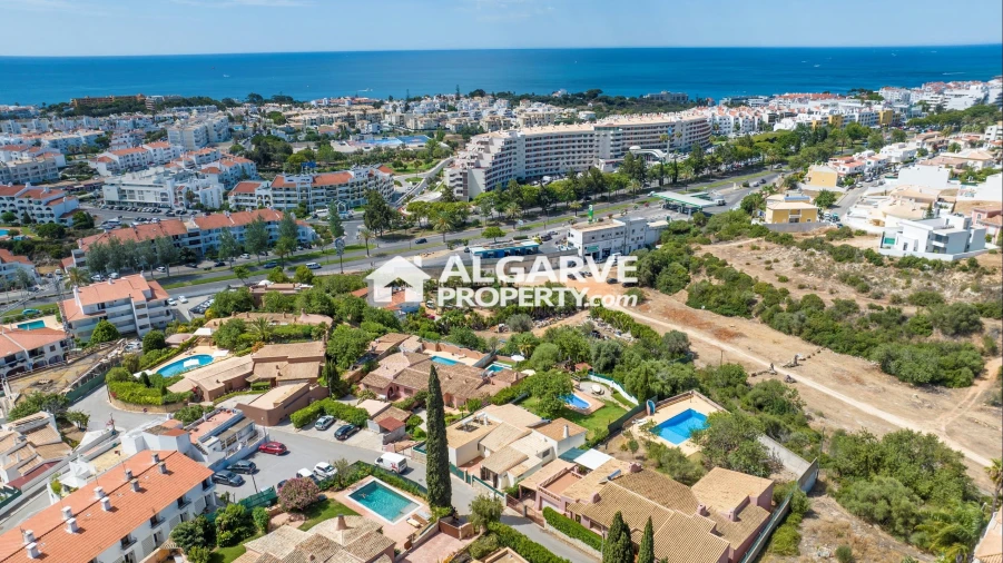 Moradia T4 para Venda em Albufeira e Olhos de Água Foto 10