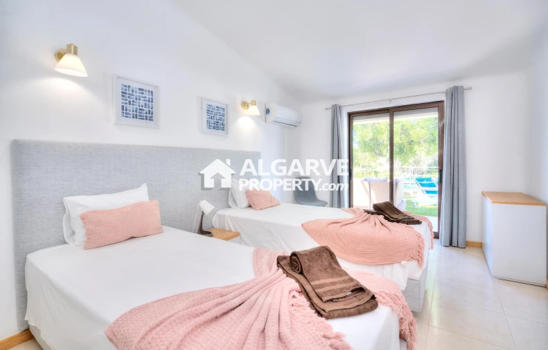 Moradia T4 para Venda em Albufeira e Olhos de Água Foto 23