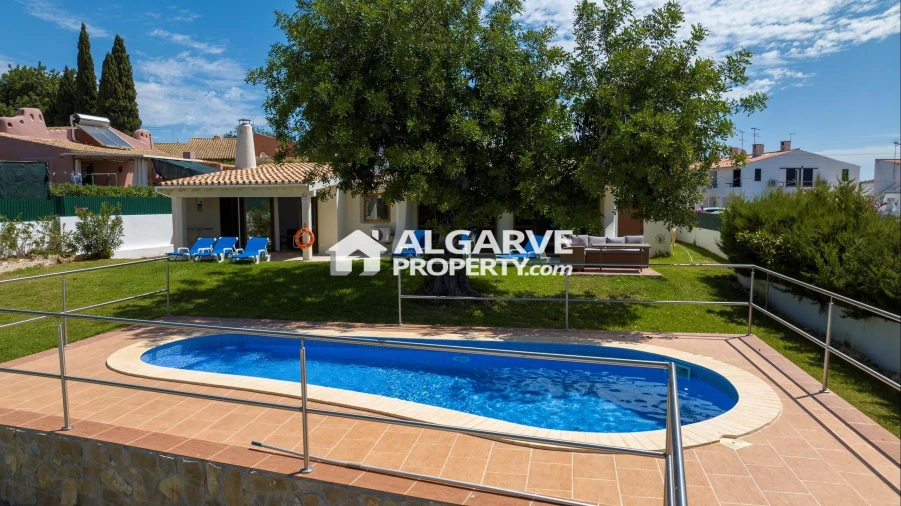 Moradia T4 para Venda em Albufeira e Olhos de Água Foto 8