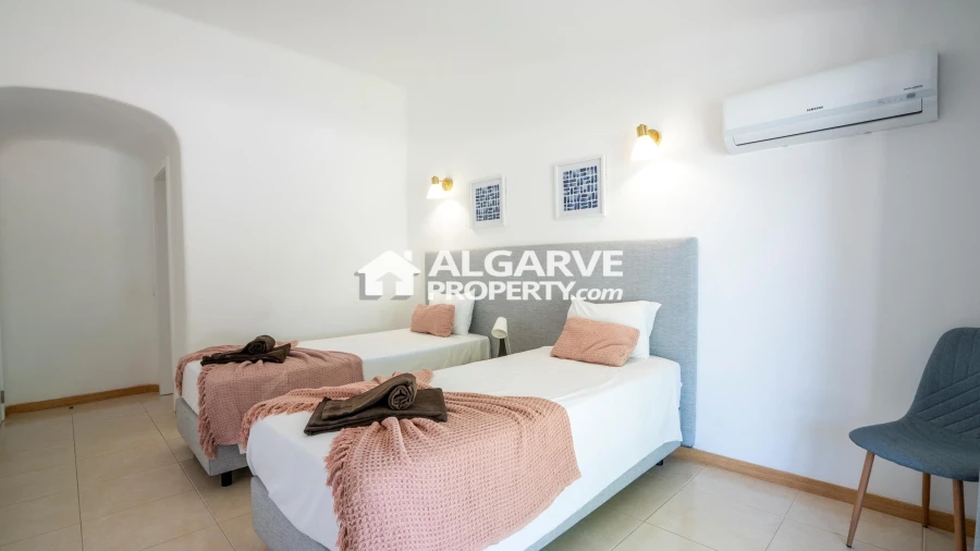 Moradia T4 para Venda em Albufeira e Olhos de Água Foto 19