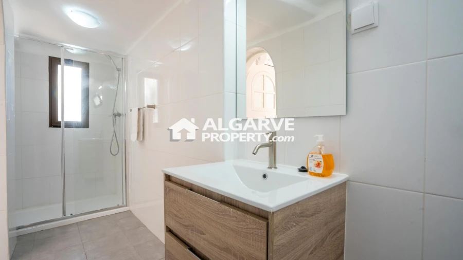 Moradia T4 para Venda em Albufeira e Olhos de Água Foto 31