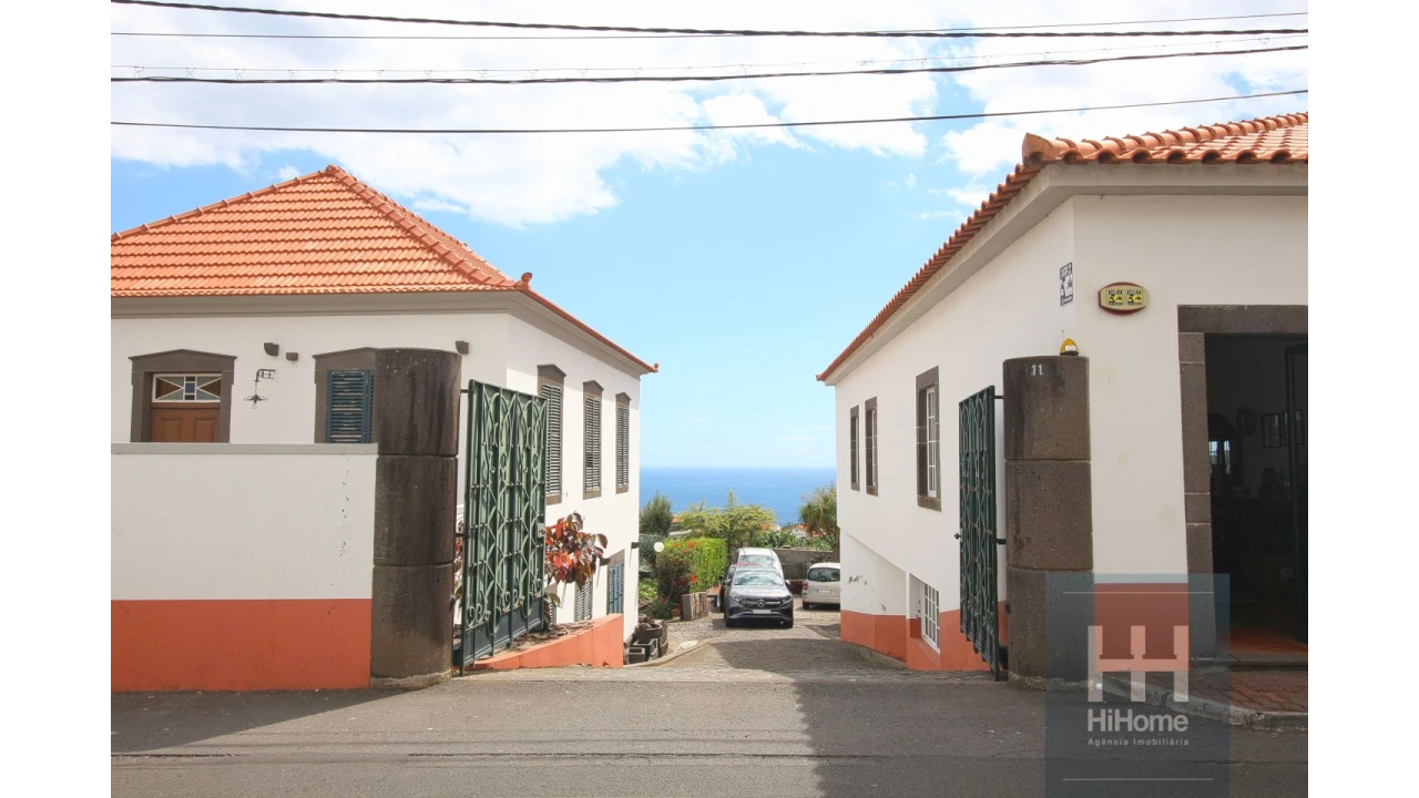 Moradia T6 para Venda em Camara de Lobos Foto 3