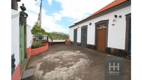 Moradia T6 para Venda em Camara de Lobos