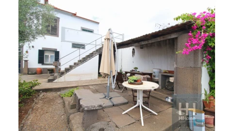 Moradia T6 para Venda em Camara de Lobos
