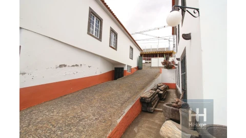 Moradia T6 para Venda em Camara de Lobos