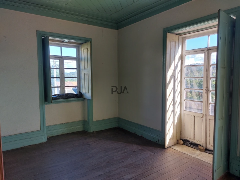 Moradia T5 para Venda em Fornos de Algodres Foto 6