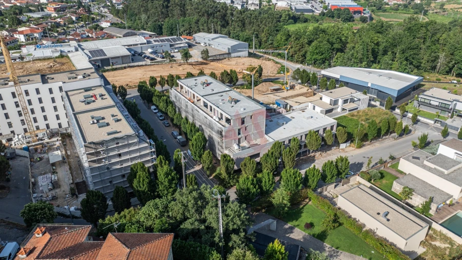 Loja para Venda em Pombeiro de Ribavizela Foto 13