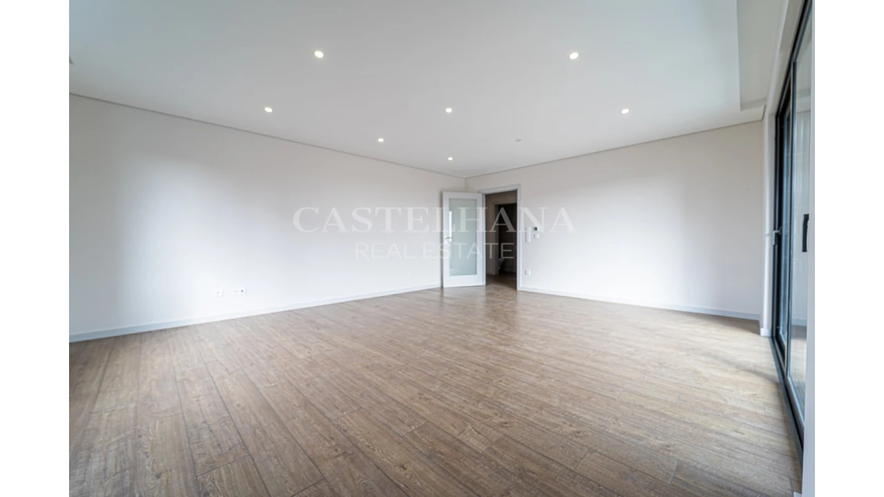 Apartamento T3 para Venda em Cedofeita, Santo Ildefonso, Sé, Miragaia, São Nicolau e Vitória Foto 11