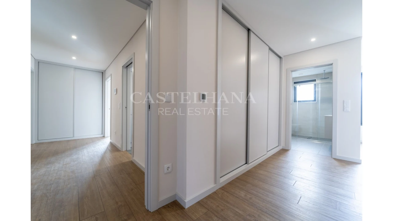 Apartamento T3 para Venda em Cedofeita, Santo Ildefonso, Sé, Miragaia, São Nicolau e Vitória Foto 32