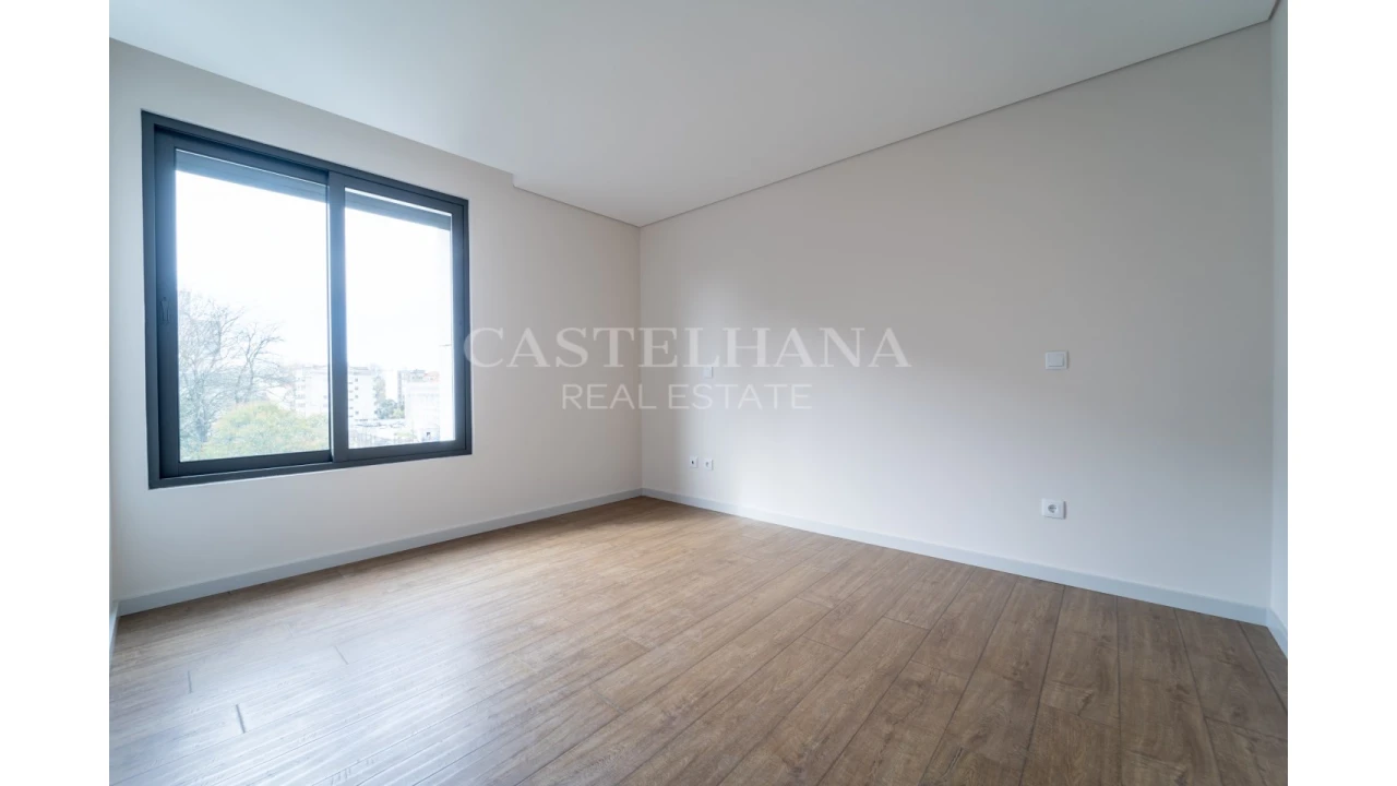 Apartamento T3 para Venda em Cedofeita, Santo Ildefonso, Sé, Miragaia, São Nicolau e Vitória Foto 34