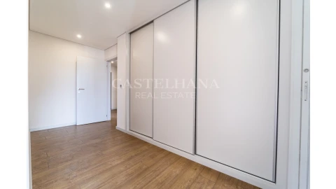 Apartamento T3 para Venda em Cedofeita, Santo Ildefonso, Sé, Miragaia, São Nicolau e Vitória