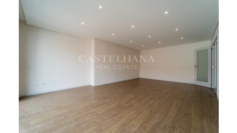 Apartamento T3 para Venda em Cedofeita, Santo Ildefonso, Sé, Miragaia, São Nicolau e Vitória