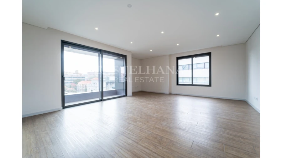 Apartamento T3 para Venda em Cedofeita, Santo Ildefonso, Sé, Miragaia, São Nicolau e Vitória Foto 8