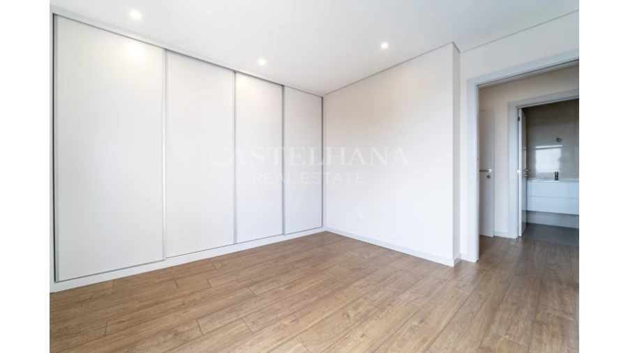 Apartamento T3 para Venda em Cedofeita, Santo Ildefonso, Sé, Miragaia, São Nicolau e Vitória Foto 29