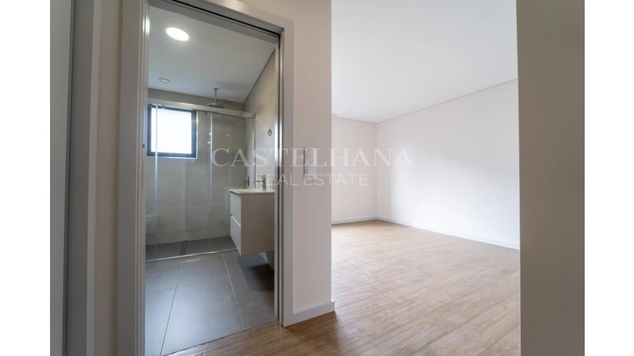 Apartamento T3 para Venda em Cedofeita, Santo Ildefonso, Sé, Miragaia, São Nicolau e Vitória Foto 33