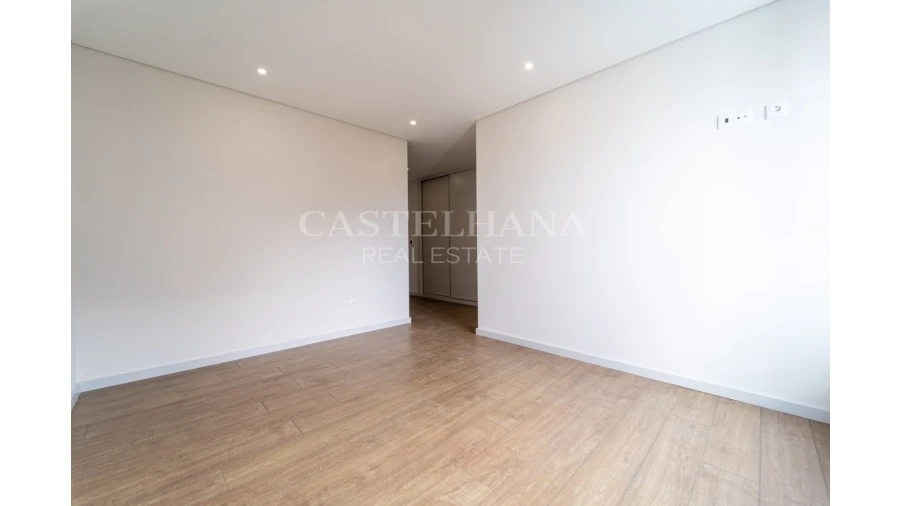 Apartamento T3 para Venda em Cedofeita, Santo Ildefonso, Sé, Miragaia, São Nicolau e Vitória Foto 36