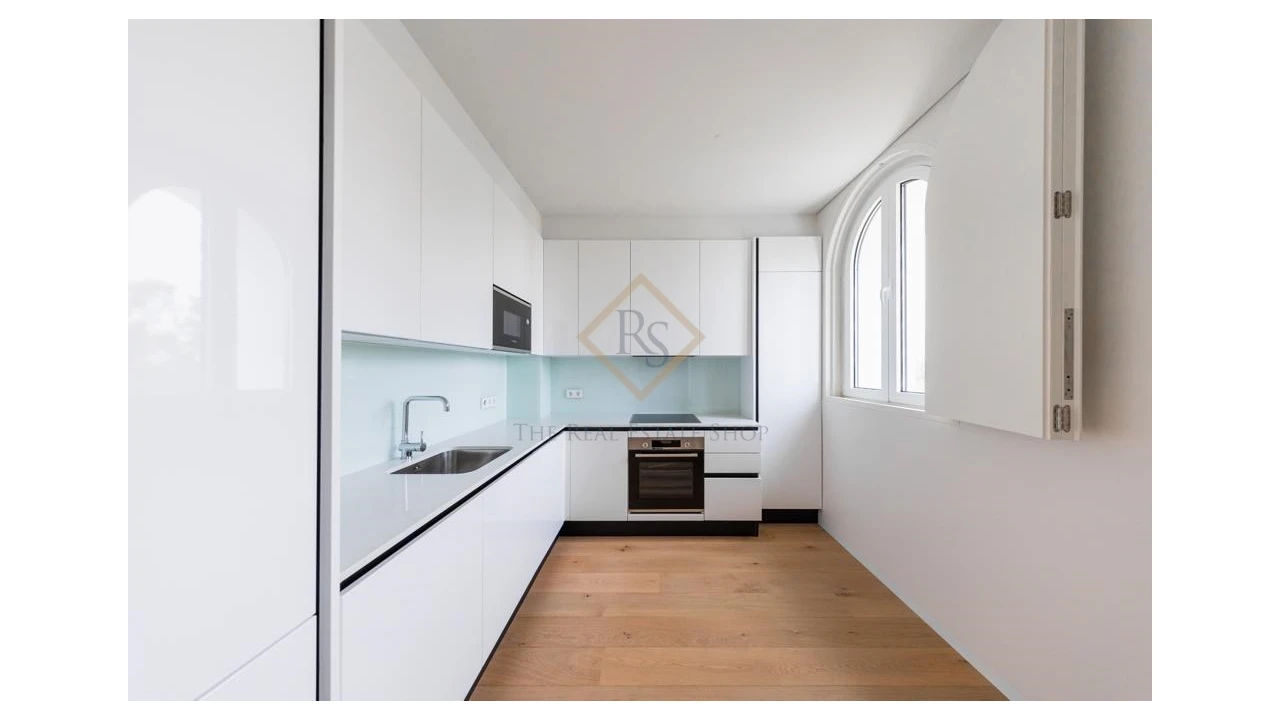 Apartamento T2 para Venda em Alvalade Foto 4