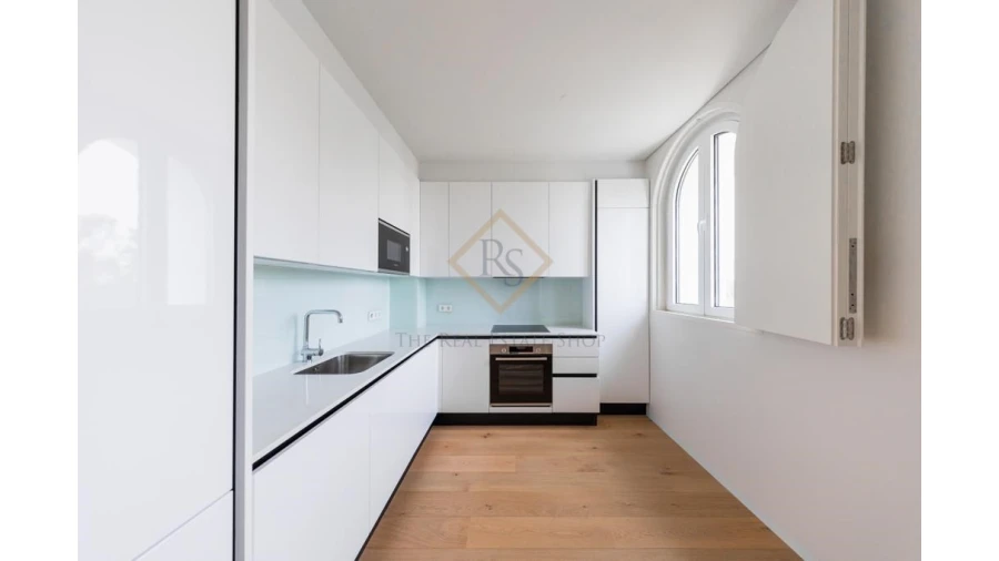 Apartamento T2 para Venda em Alvalade Foto 4