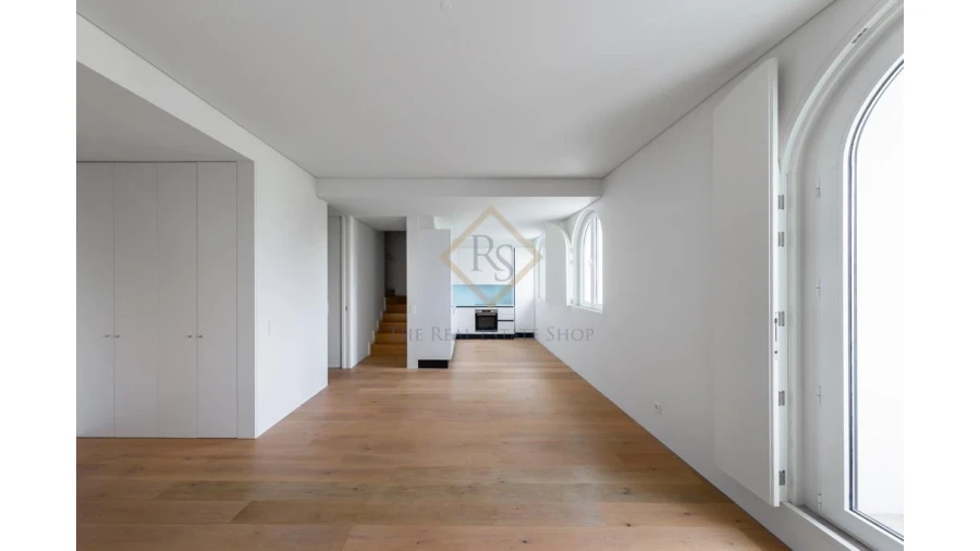 Apartamento T2 para Venda em Alvalade Foto 2