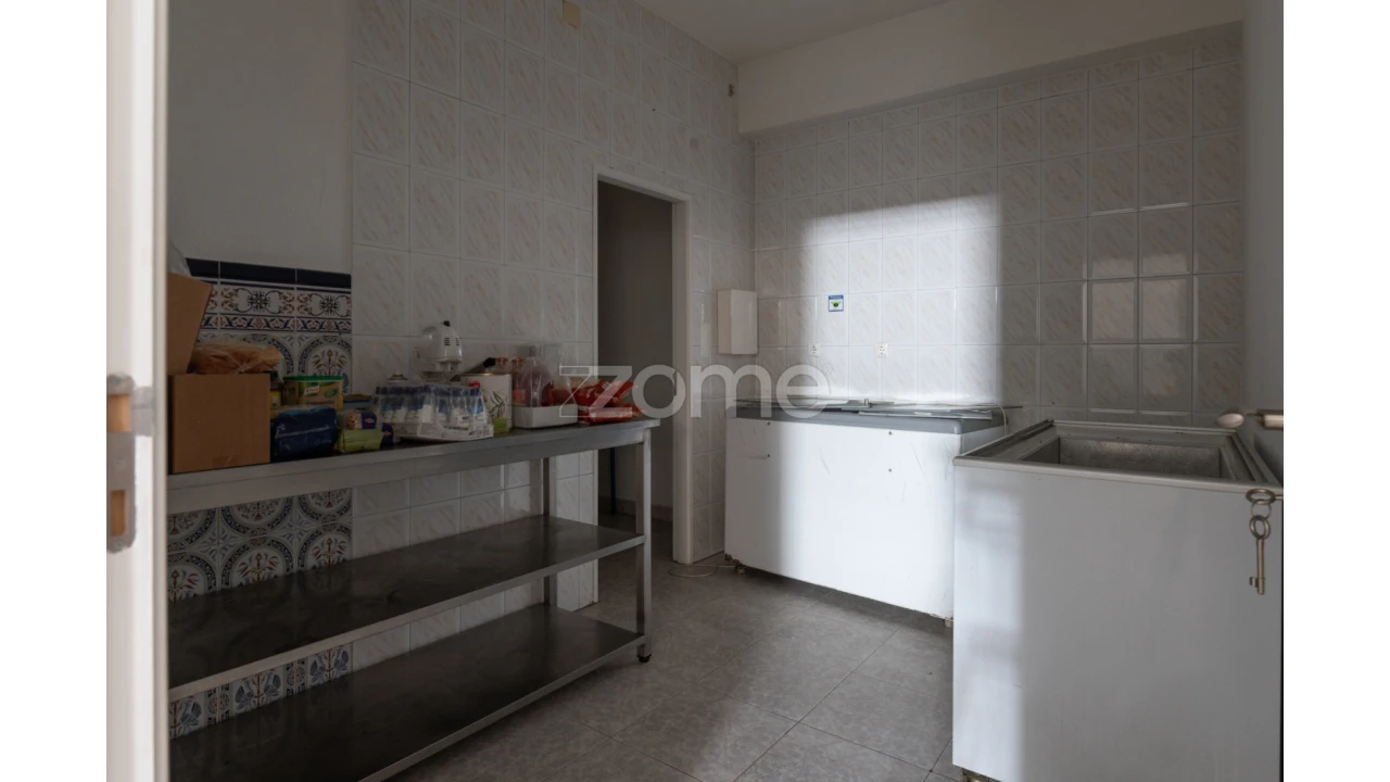 Negócio para Venda em Laranjeiro e Feijó Foto 14