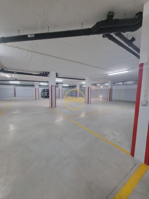 Garagem para Venda em Cedofeita, Santo Ildefonso, Sé, Miragaia, São Nicolau e Vitória