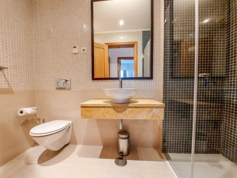 Apartamento T2 para Venda em Quarteira Foto 10