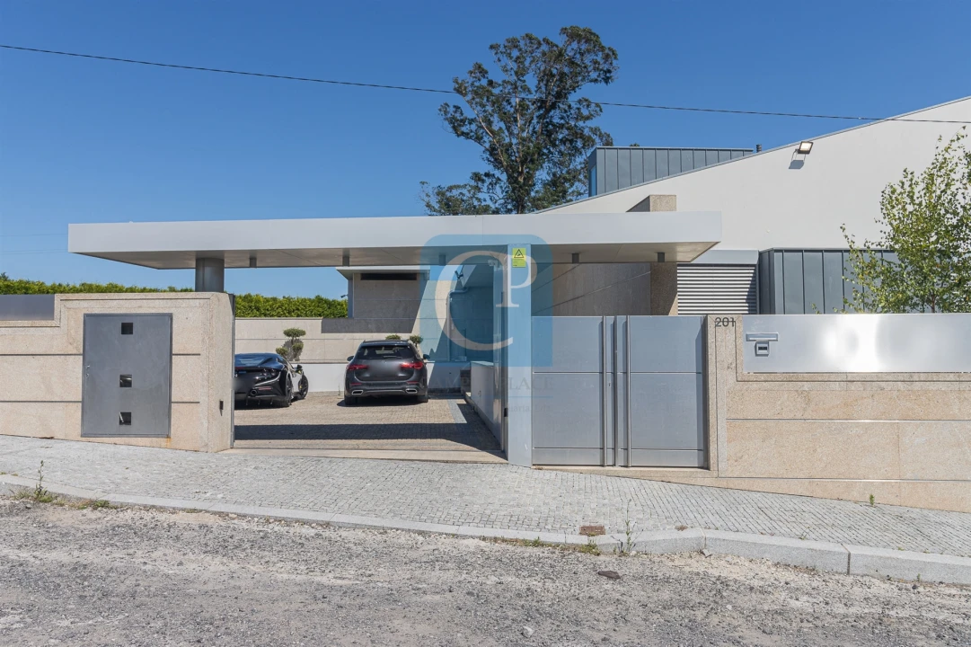 Moradia T5 para Venda em Nogueira e Silva Escura Foto 60