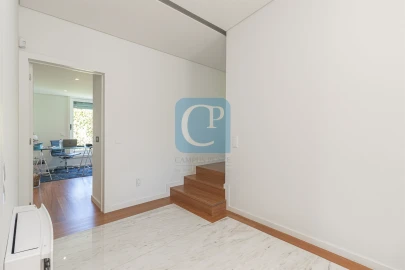 Moradia T5 para Venda em Nogueira e Silva Escura