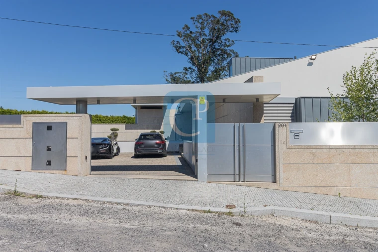 Moradia T5 para Venda em Nogueira e Silva Escura Foto 60