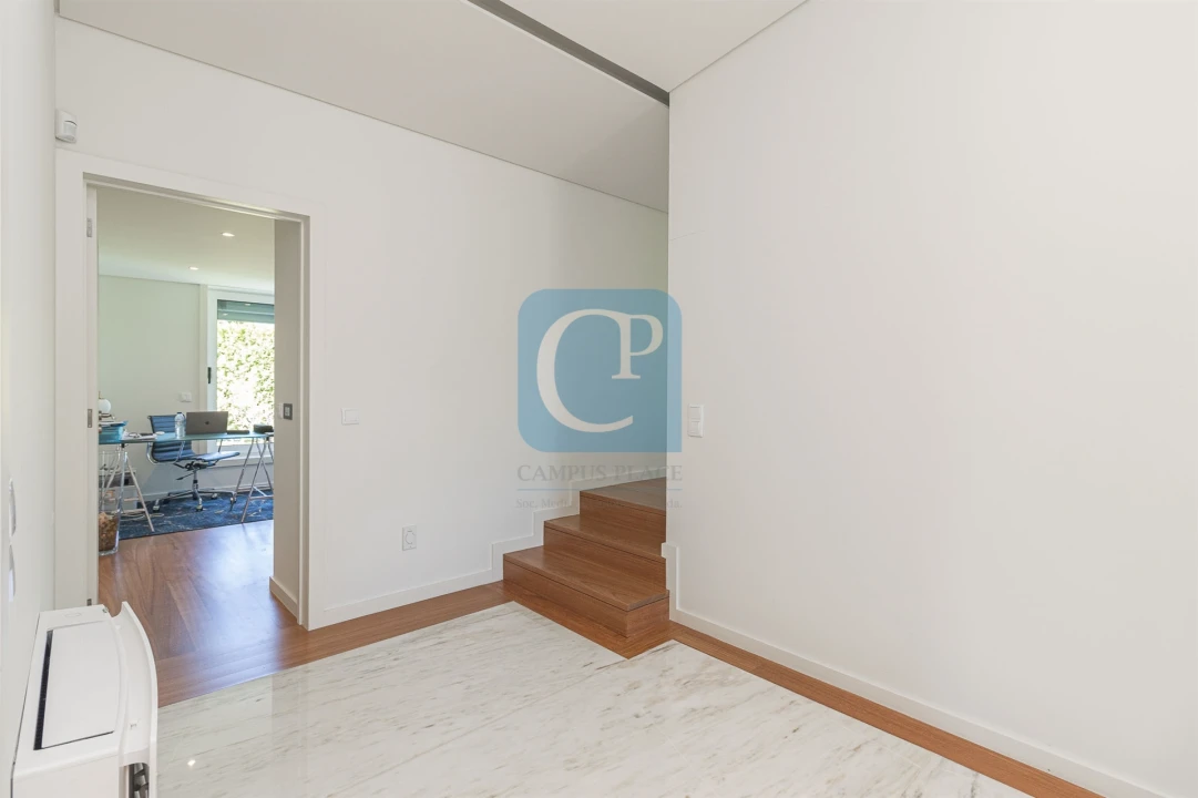 Moradia T5 para Venda em Nogueira e Silva Escura Foto 18