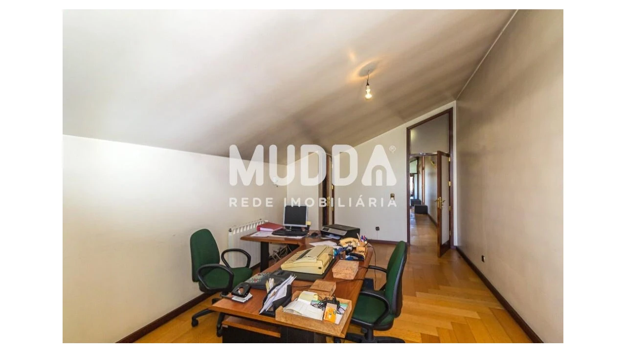 Moradia T5 para Venda em Mozelos Foto 46