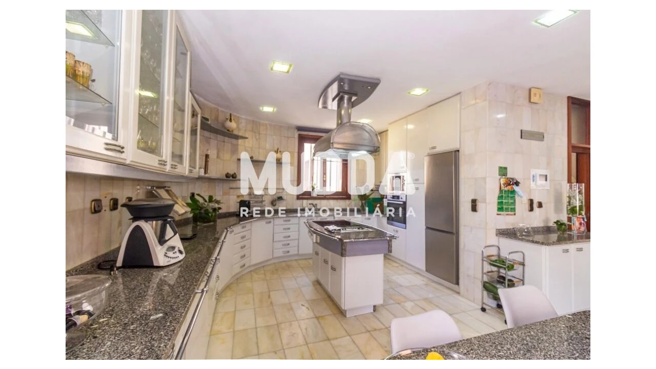 Moradia T5 para Venda em Mozelos Foto 23