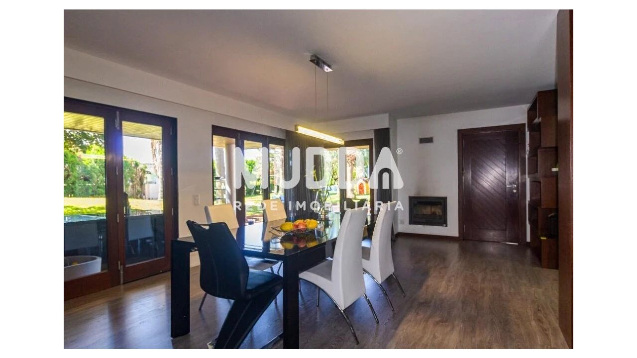 Moradia T5 para Venda em Mozelos Foto 51