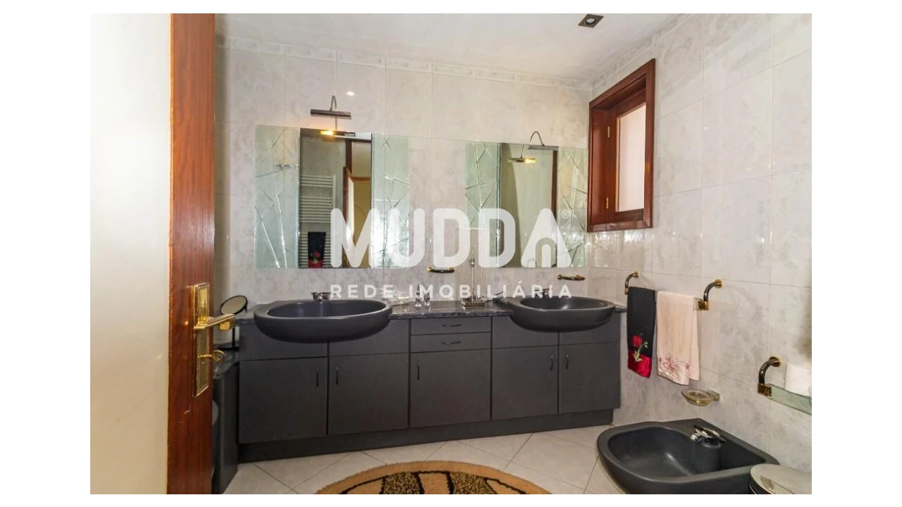 Moradia T5 para Venda em Mozelos Foto 29