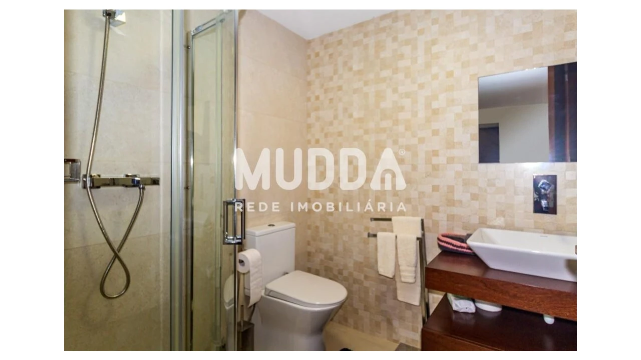 Moradia T5 para Venda em Mozelos Foto 56