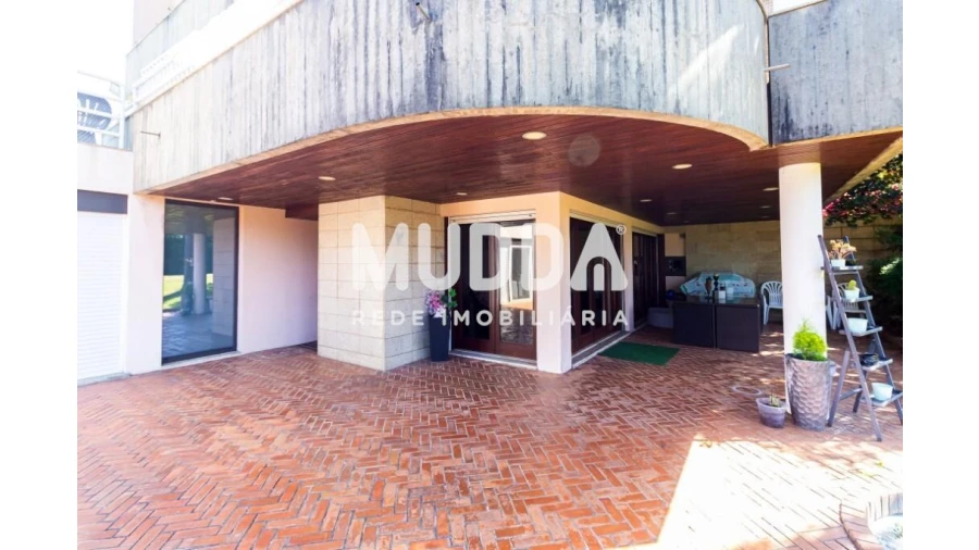 Moradia T5 para Venda em Mozelos Foto 6