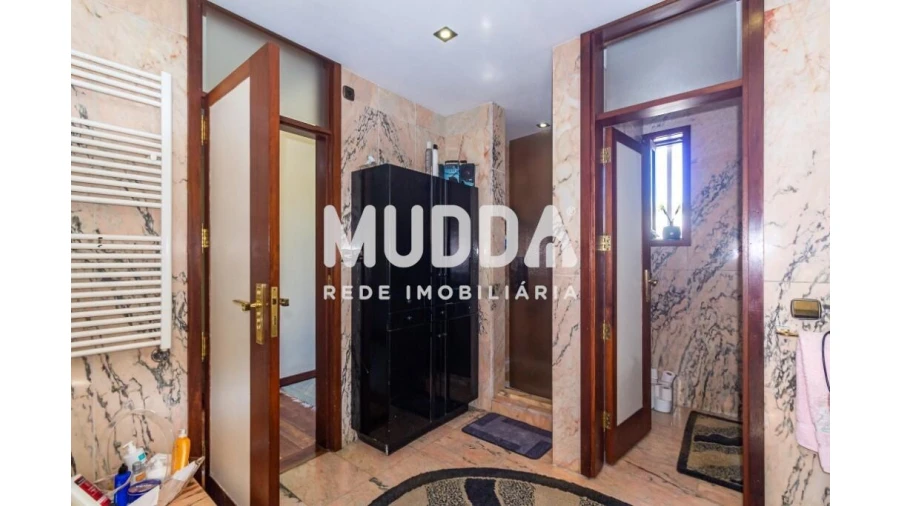 Moradia T5 para Venda em Mozelos Foto 37