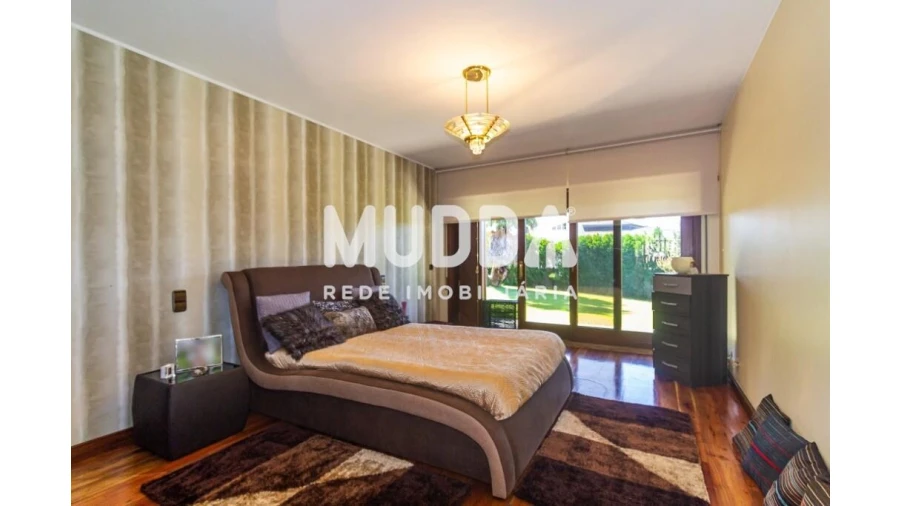 Moradia T5 para Venda em Mozelos Foto 30