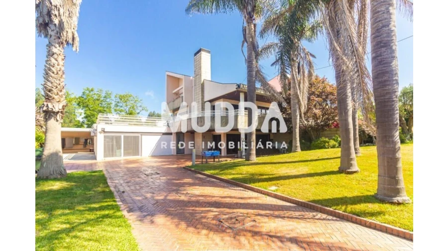 Moradia T5 para Venda em Mozelos Foto 3