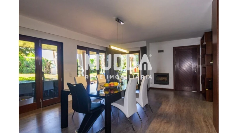 Moradia T5 para Venda em Mozelos Foto 51